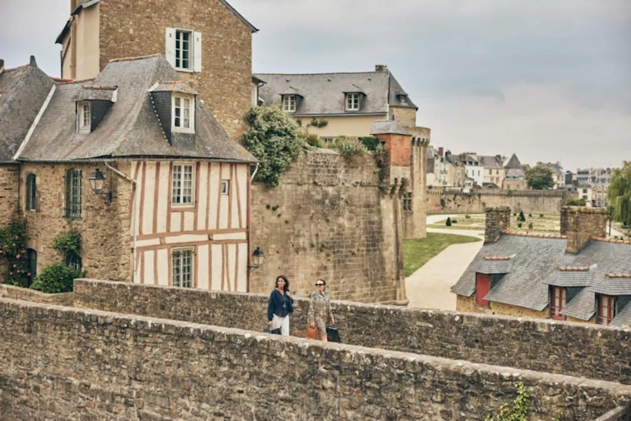 Studio Neuf De Designer Bien Agence En Plein Centre De Vannes 아파트