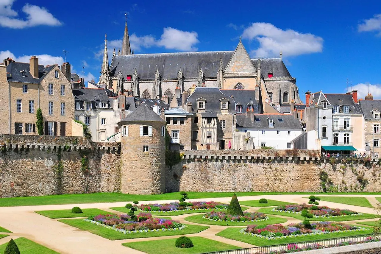 Studio Neuf De Designer Bien Agence En Plein Centre De Vannes 아파트
