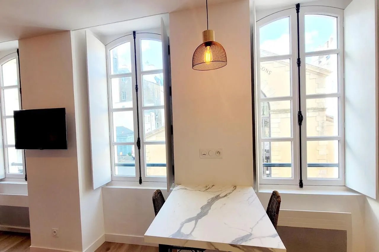 Studio Neuf De Designer Bien Agence En Plein Centre De Vannes 아파트 0*,